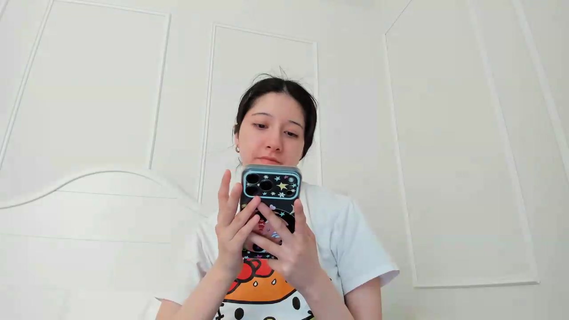 Gallery image thumbnail from Cherrycute666's myfreecams stream on, 08/25/2026, 22:19 image 16 of 20