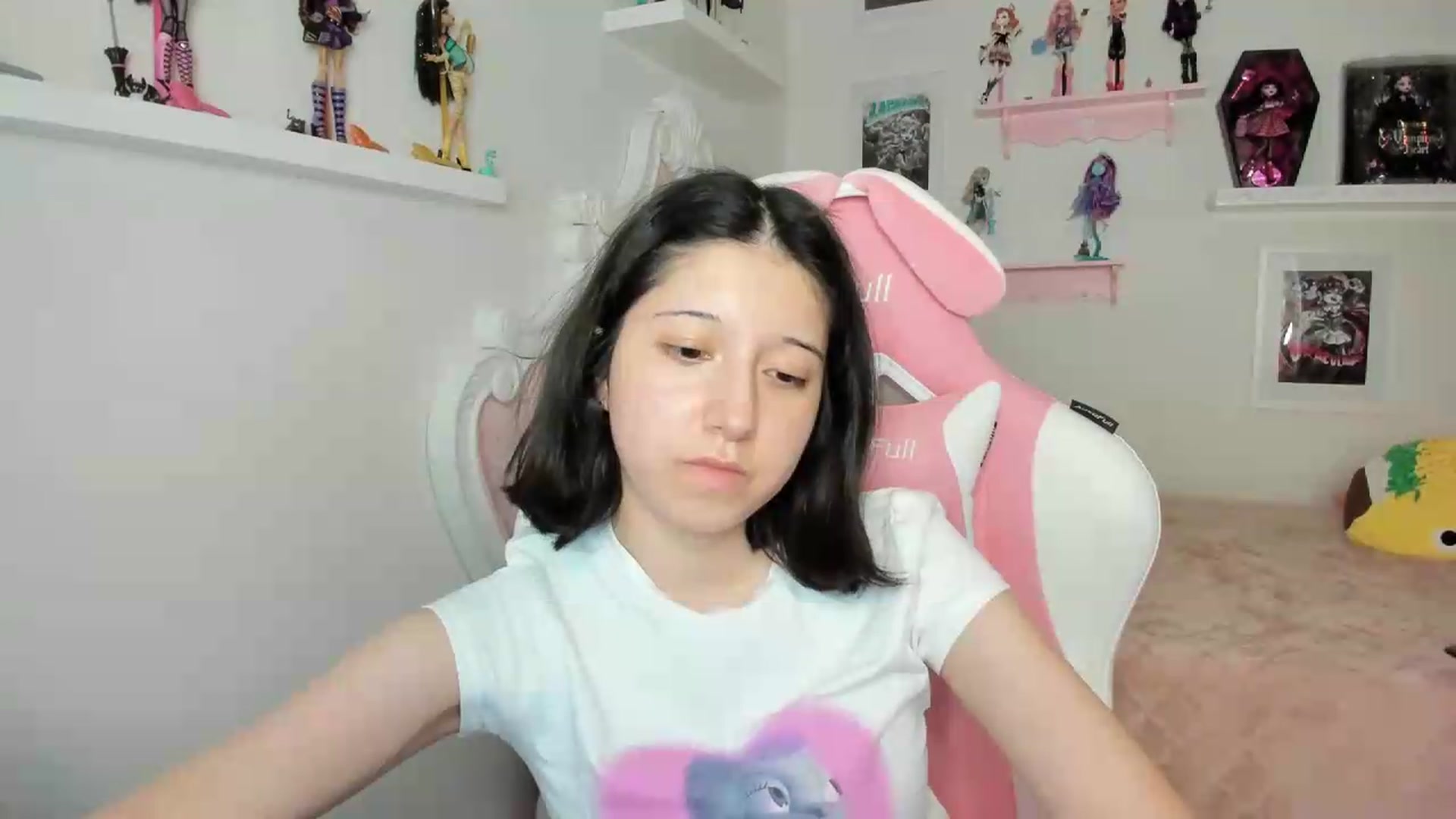 Gallery image thumbnail from Cherrycute666's myfreecams stream on, 09/20/2026, 04:08 image 2 of 20