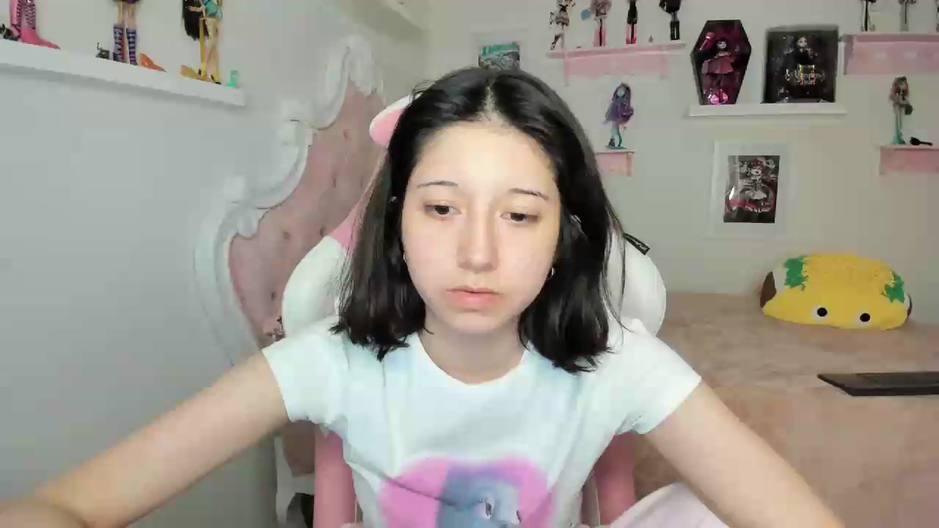 Gallery image thumbnail from Cherrycute666's myfreecams stream on, 09/20/2026, 05:06 image 11 of 20