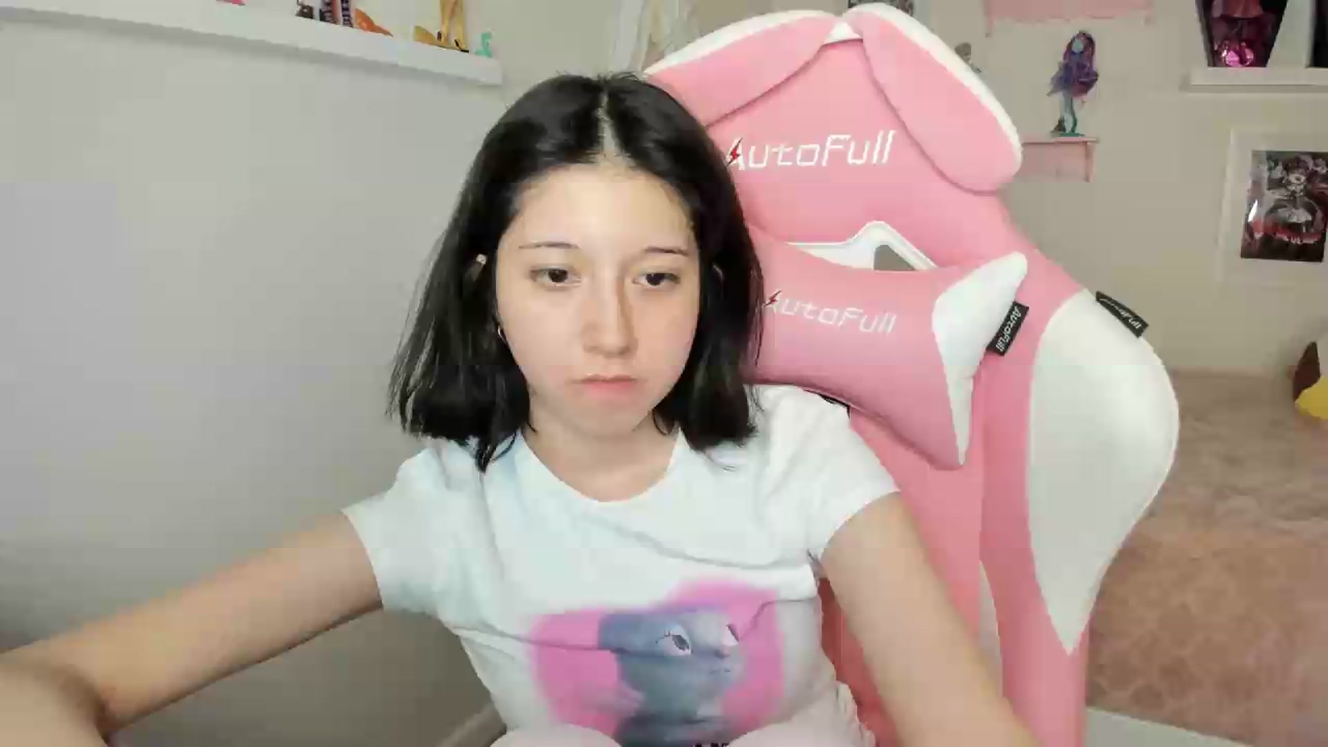 Gallery image thumbnail from Cherrycute666's myfreecams stream on, 09/20/2026, 05:06 image 13 of 20