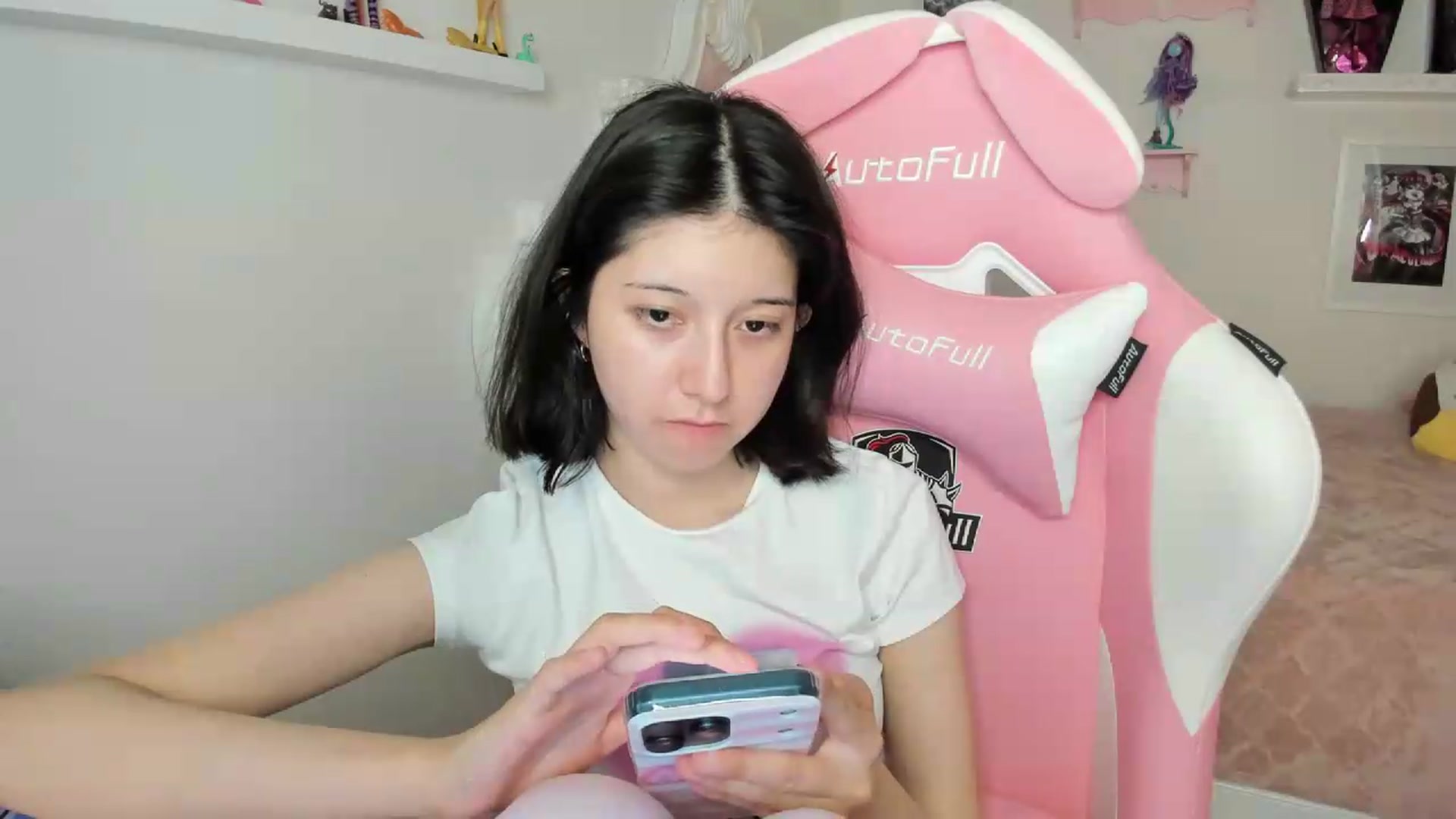 Gallery image thumbnail from Cherrycute666's myfreecams stream on, 09/20/2026, 05:06 image 20 of 20