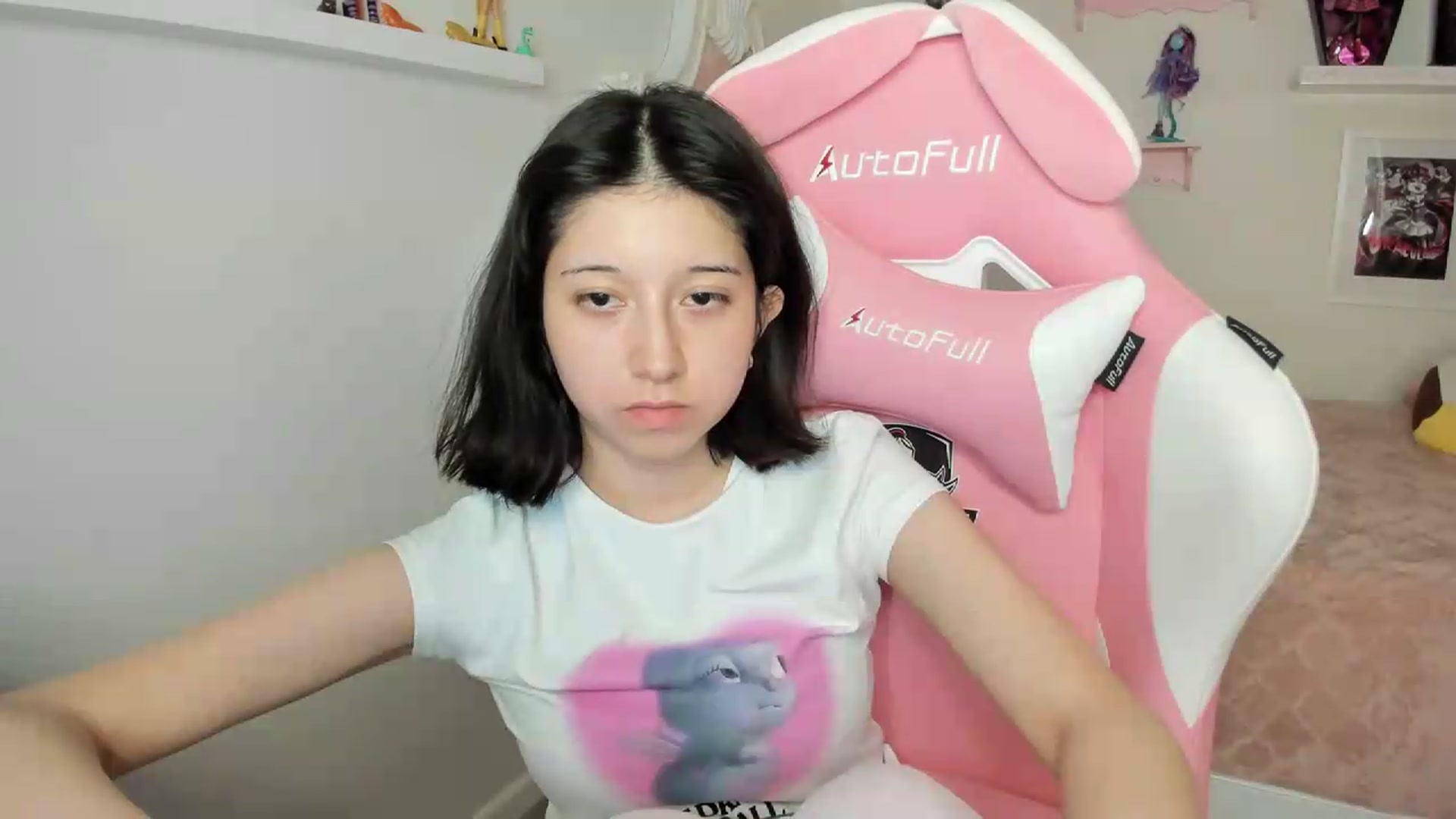 Gallery image thumbnail from Cherrycute666's myfreecams stream on, 09/20/2026, 05:06 image 19 of 20