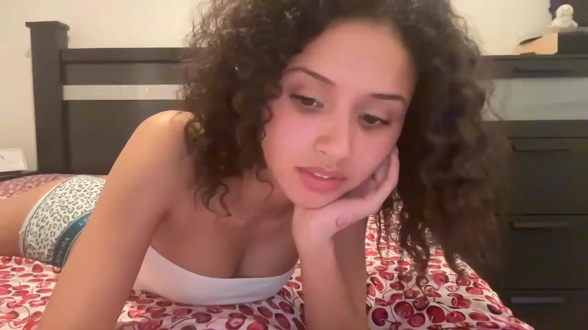 Gallery image thumbnail from Cherrylolaa's myfreecams stream on, 12/15/2022, 07:22 image 16 of 20