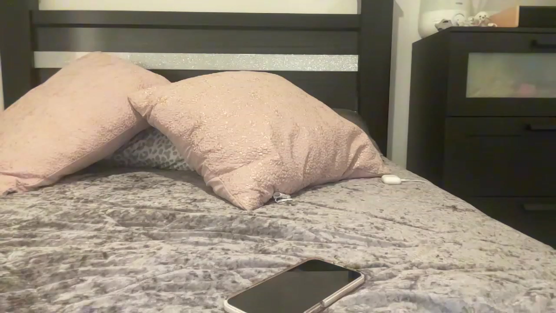 Gallery image thumbnail from Cherrylolaa's myfreecams stream on, 04/25/2023, 06:36 image 5 of 20