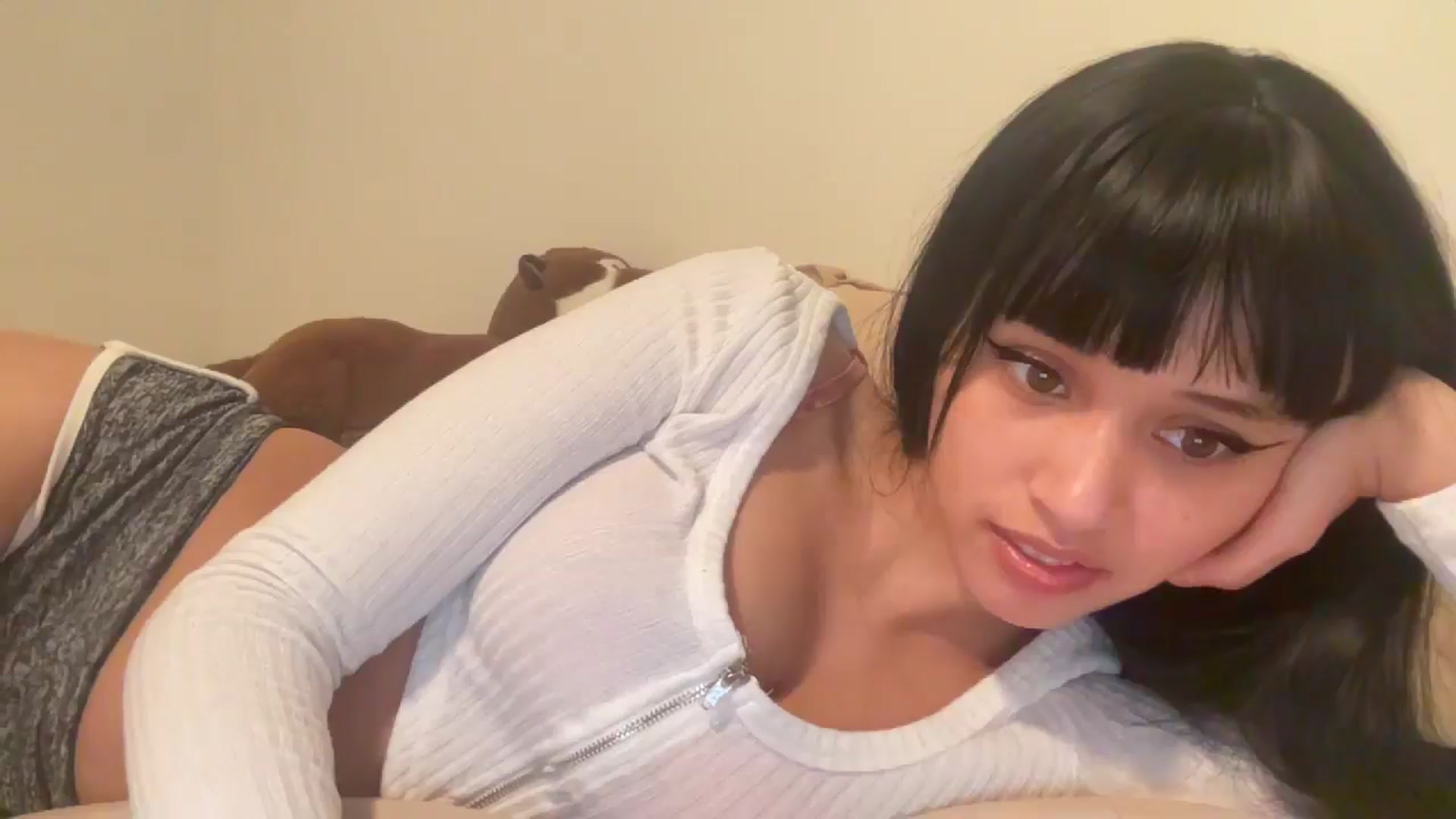 Gallery image thumbnail from Cherrylolaa's myfreecams stream on, 12/31/2024, 06:57 image 16 of 20