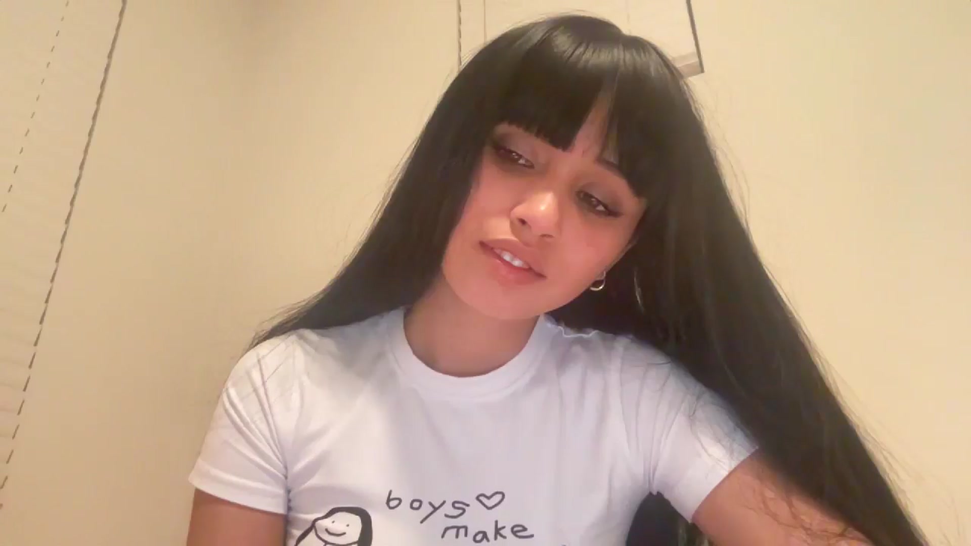 Gallery image thumbnail from Cherrylolaa's myfreecams stream on, 01/08/2025, 08:10 image 15 of 20
