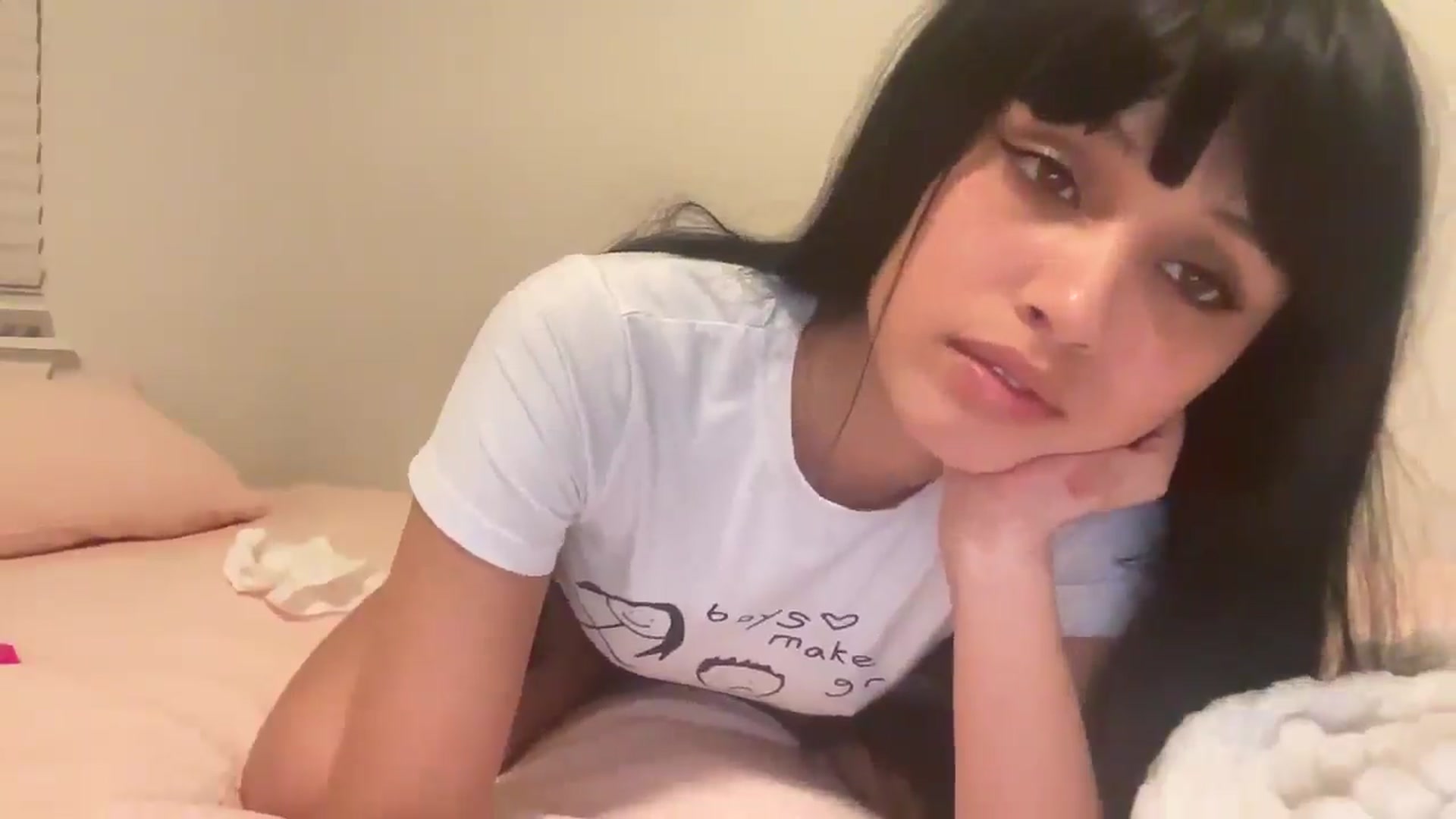 Gallery image thumbnail from Cherrylolaa's myfreecams stream on, 01/08/2025, 08:54 image 12 of 20