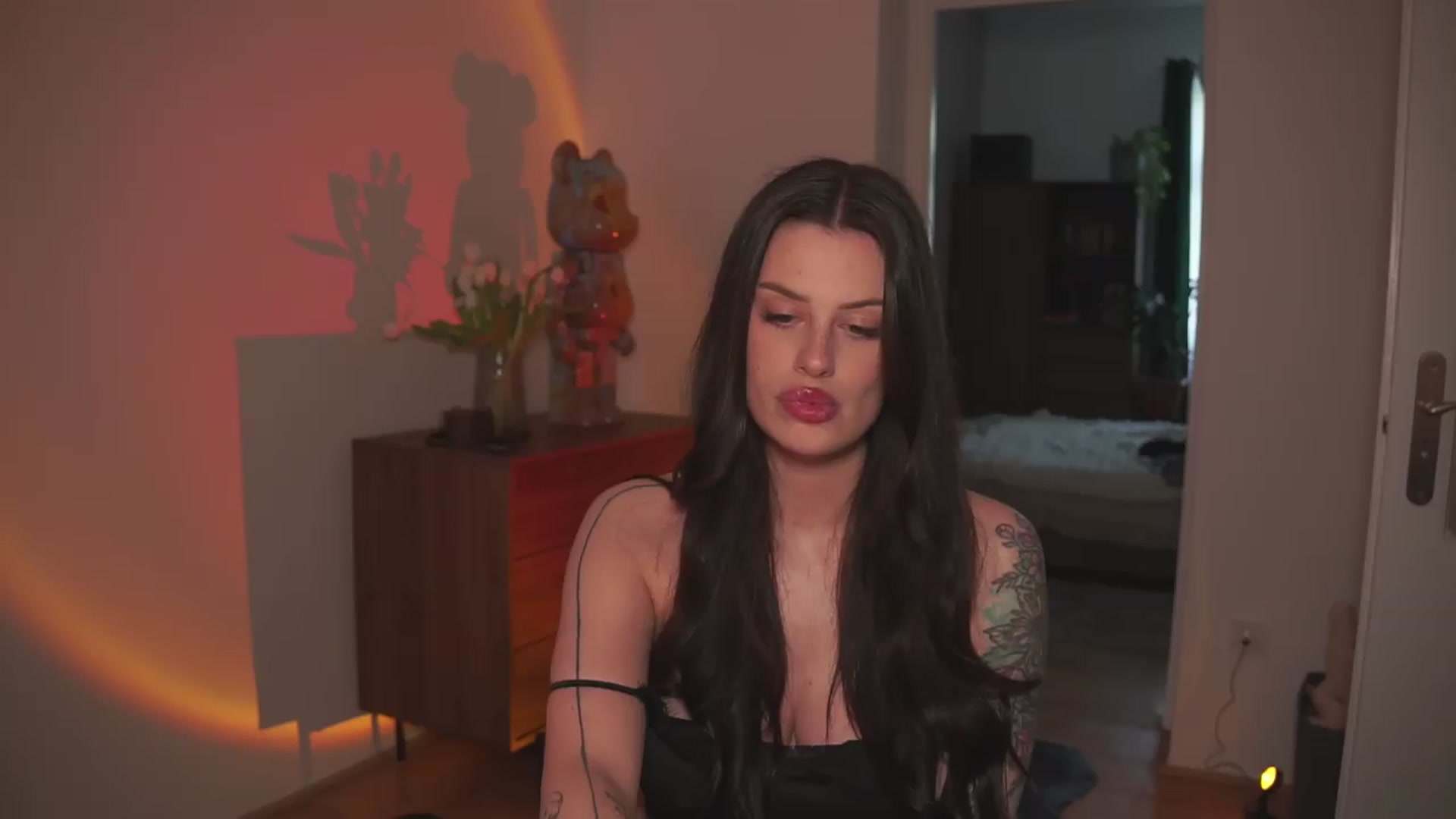 Gallery image thumbnail from Cherryontop's myfreecams stream on, 05/18/2026, 16:21 image 9 of 20