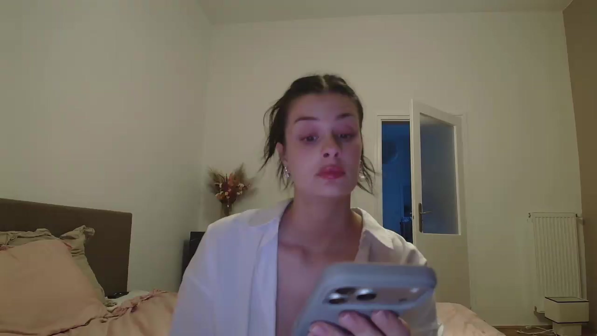 Gallery image thumbnail from Cherryontop's myfreecams stream on, 06/12/2026, 18:43 image 16 of 20