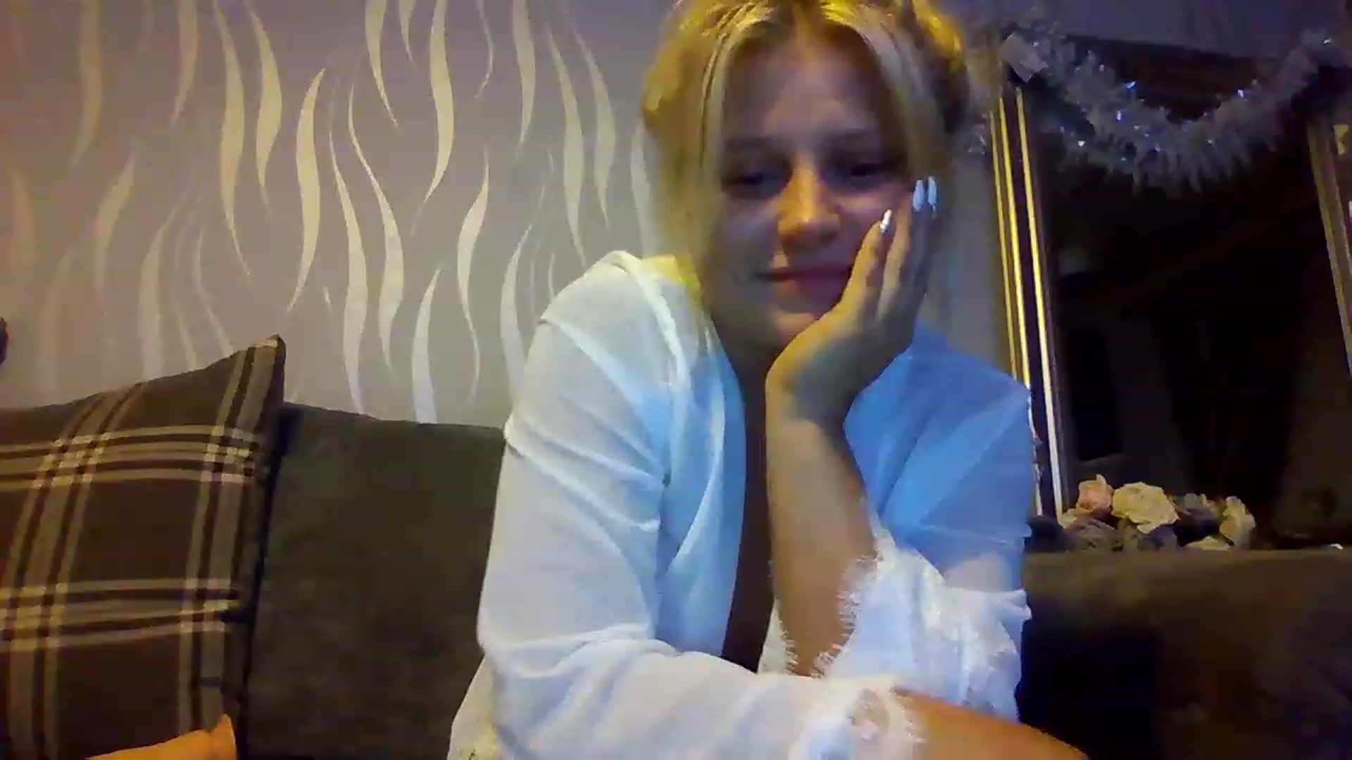 Gallery image thumbnail from Cherryontop99's myfreecams stream on, 01/02/2023, 24:45 image 19 of 20