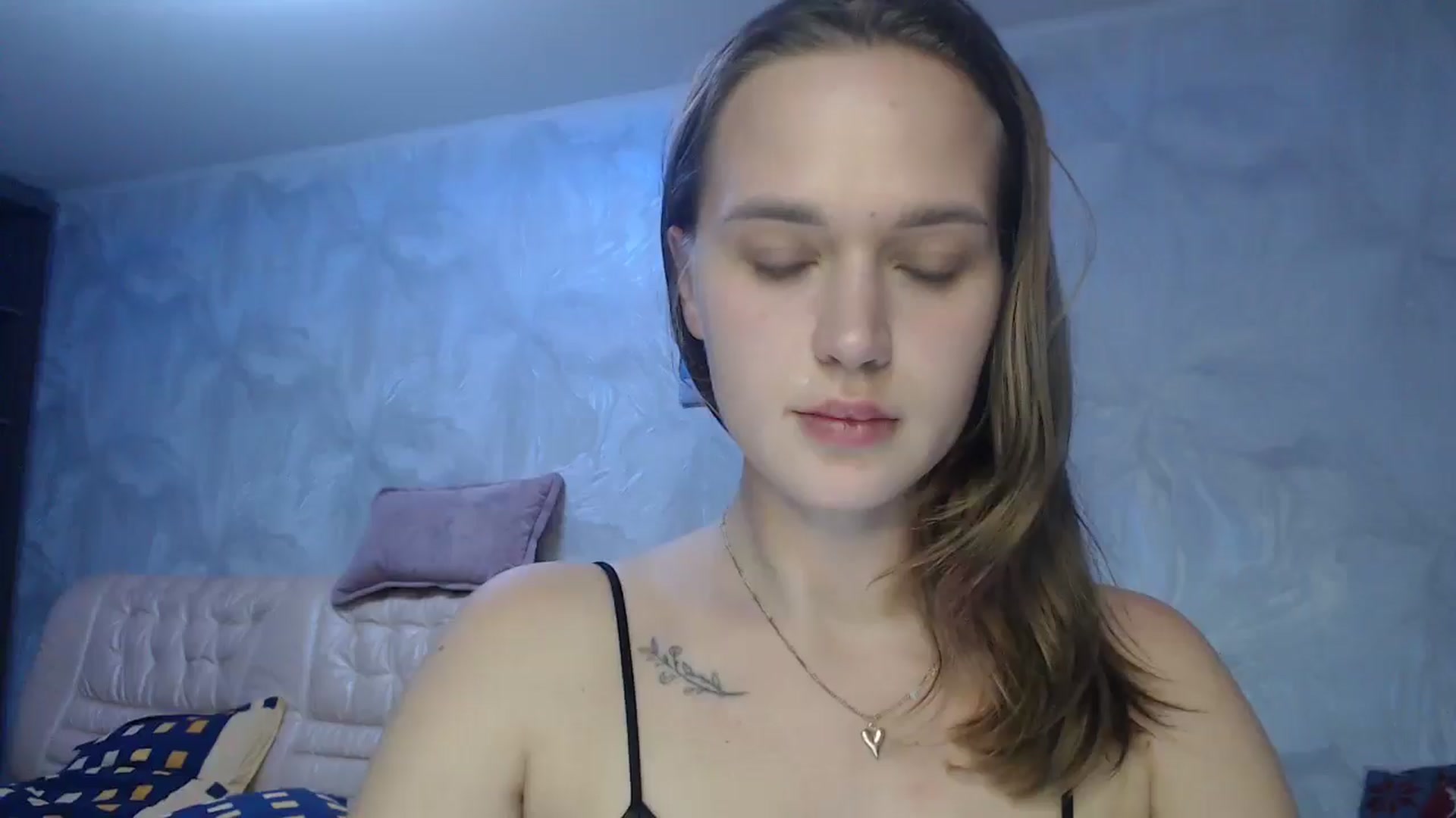 Gallery image thumbnail from CherryyQ's myfreecams stream on, 09/03/2025, 19:30 image 2 of 20