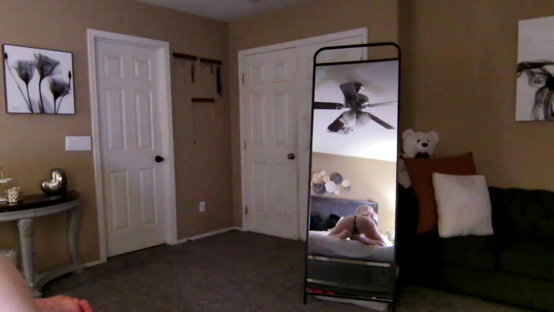 Gallery image thumbnail from Cherxoxo's myfreecams stream on, 01/17/2024, 05:55 image 12 of 20