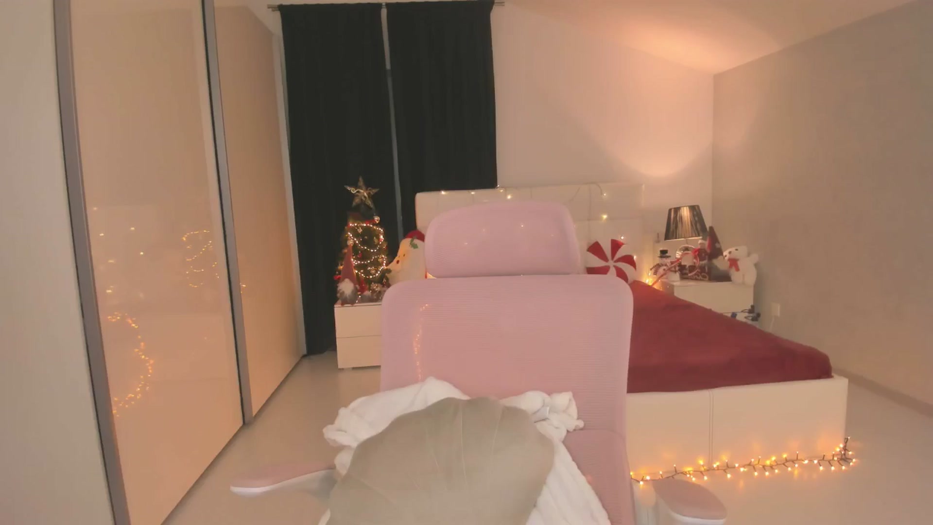 Gallery image thumbnail from CheshireX's myfreecams stream on, 12/17/2025, 03:19 image 20 of 20