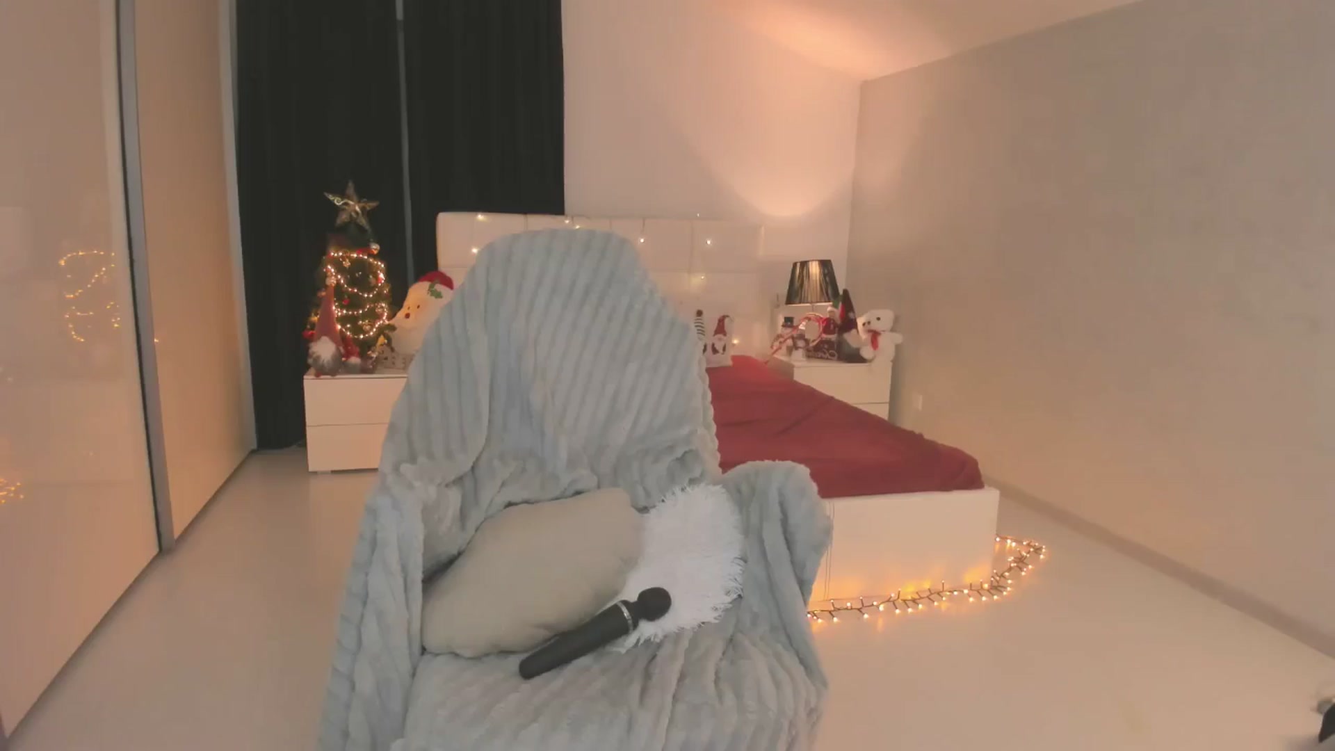 Gallery image thumbnail from CheshireX's myfreecams stream on, 12/25/2025, 05:31 image 15 of 20