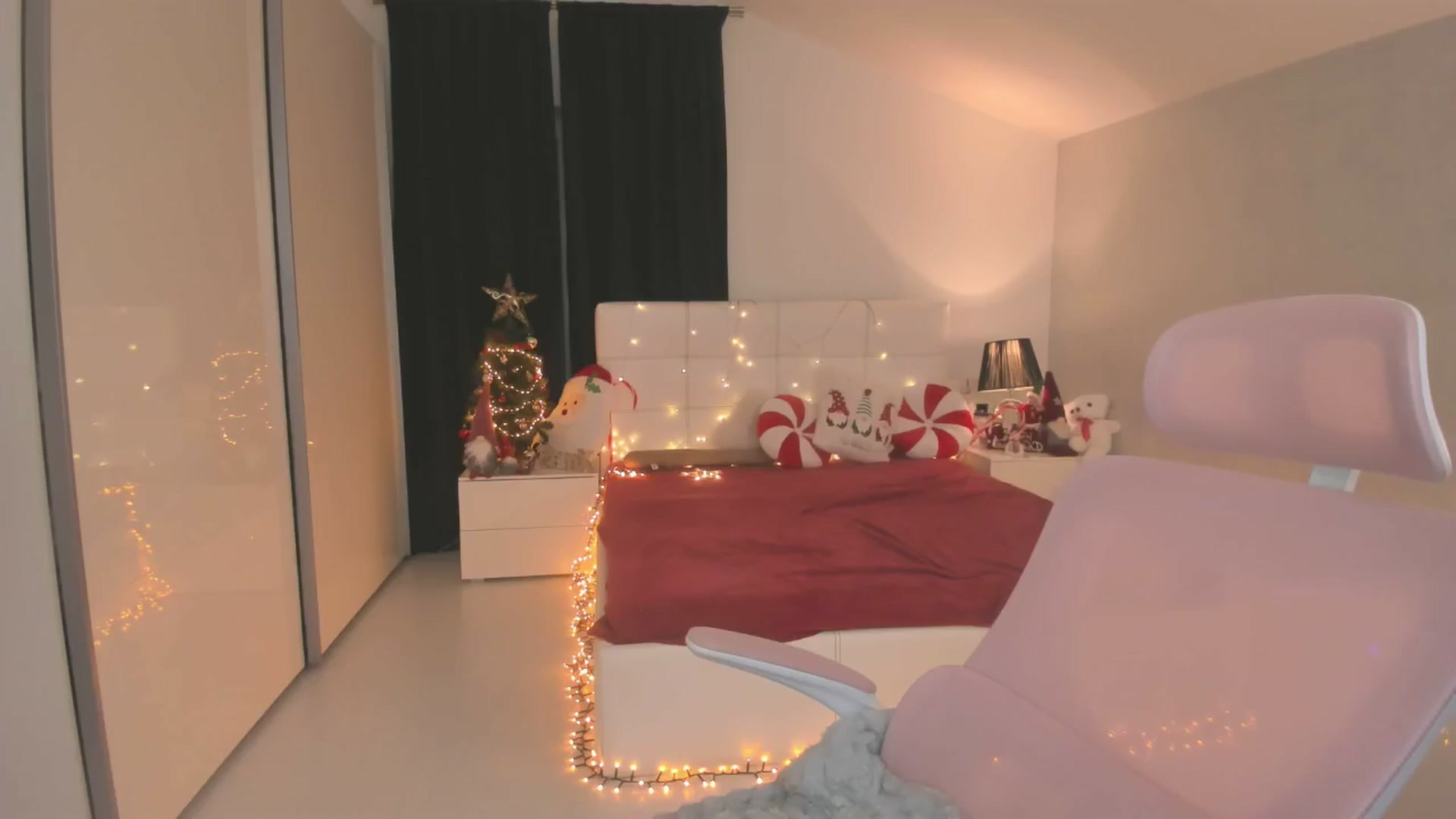 Gallery image thumbnail from CheshireX's myfreecams stream on, 01/02/2026, 04:39 image 12 of 20
