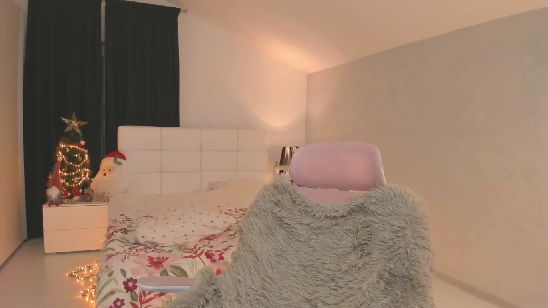 Gallery image thumbnail from CheshireX's myfreecams stream on, 01/14/2026, 05:45 image 18 of 20