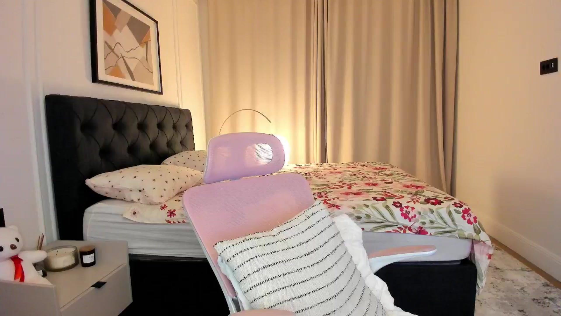 Gallery image thumbnail from CheshireX's myfreecams stream on, 03/27/2026, 24:01 image 15 of 20