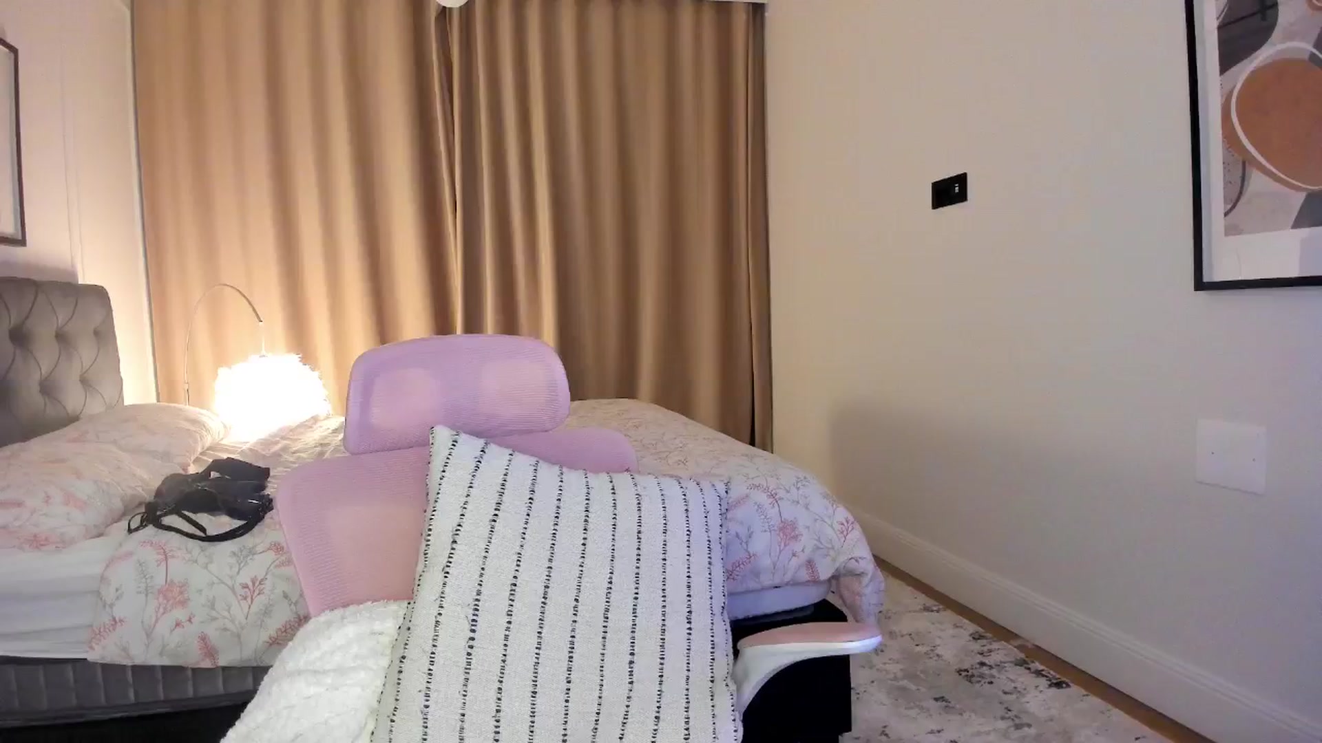 Gallery image thumbnail from CheshireX's myfreecams stream on, 04/04/2026, 04:43 image 5 of 20