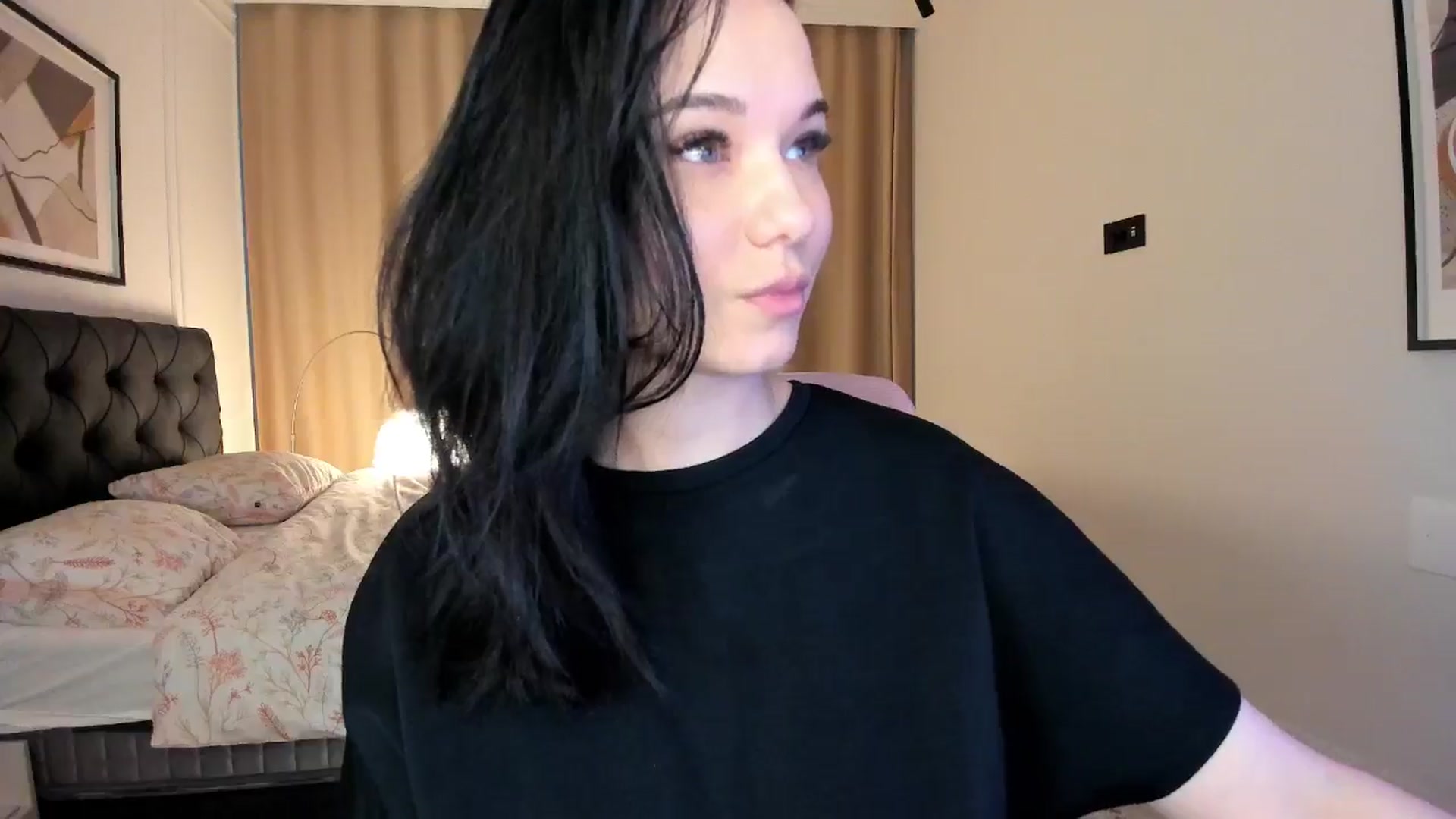 Gallery image thumbnail from CheshireX's myfreecams stream on, 04/05/2026, 04:58 image 14 of 20