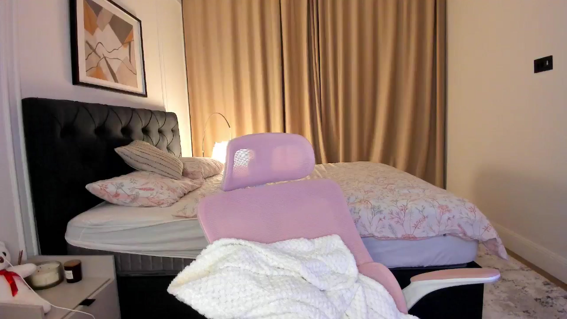 Gallery image thumbnail from CheshireX's myfreecams stream on, 04/07/2026, 03:04 image 5 of 20