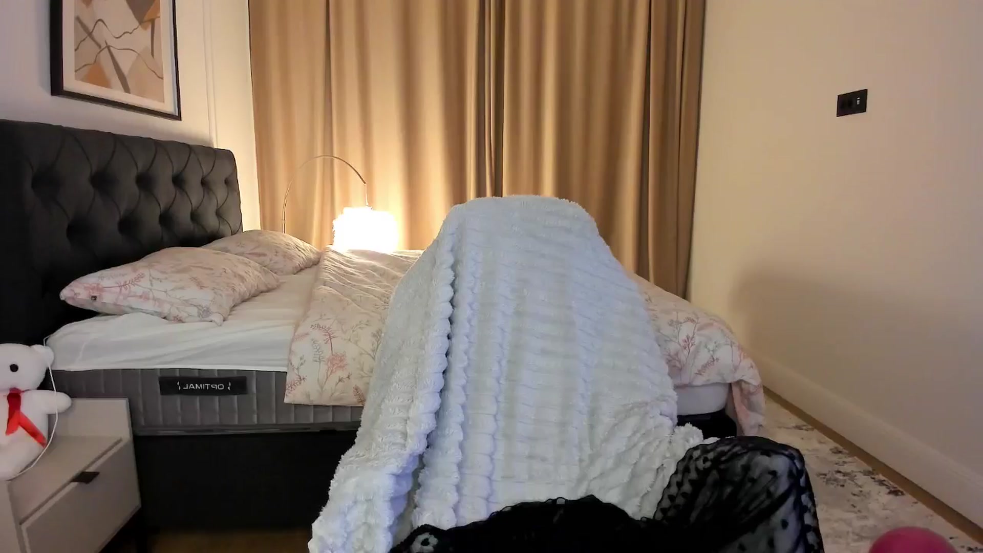 Gallery image thumbnail from CheshireX's myfreecams stream on, 04/15/2026, 03:18 image 19 of 20