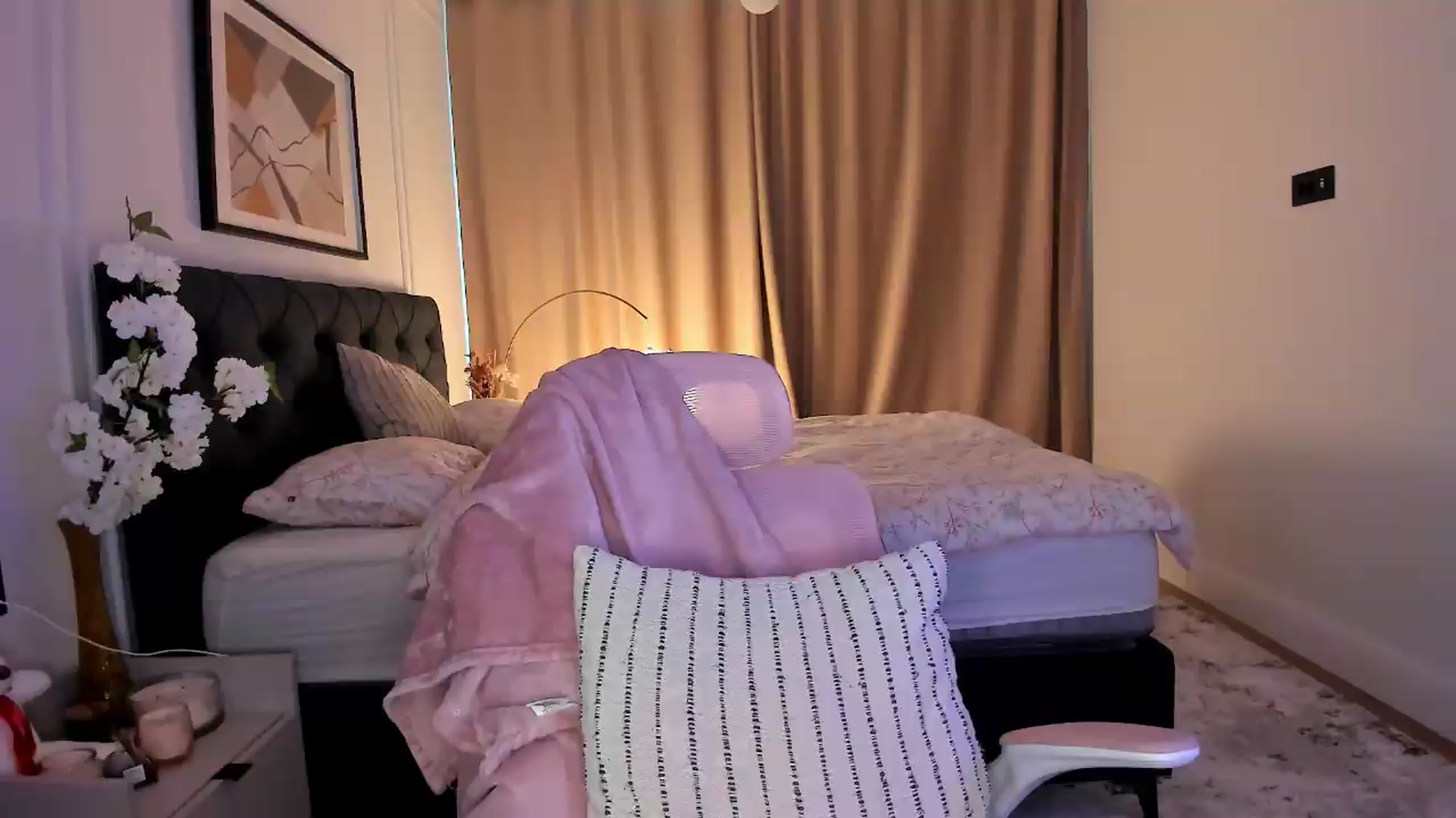 Gallery image thumbnail from CheshireX's myfreecams stream on, 05/16/2026, 05:25 image 15 of 20