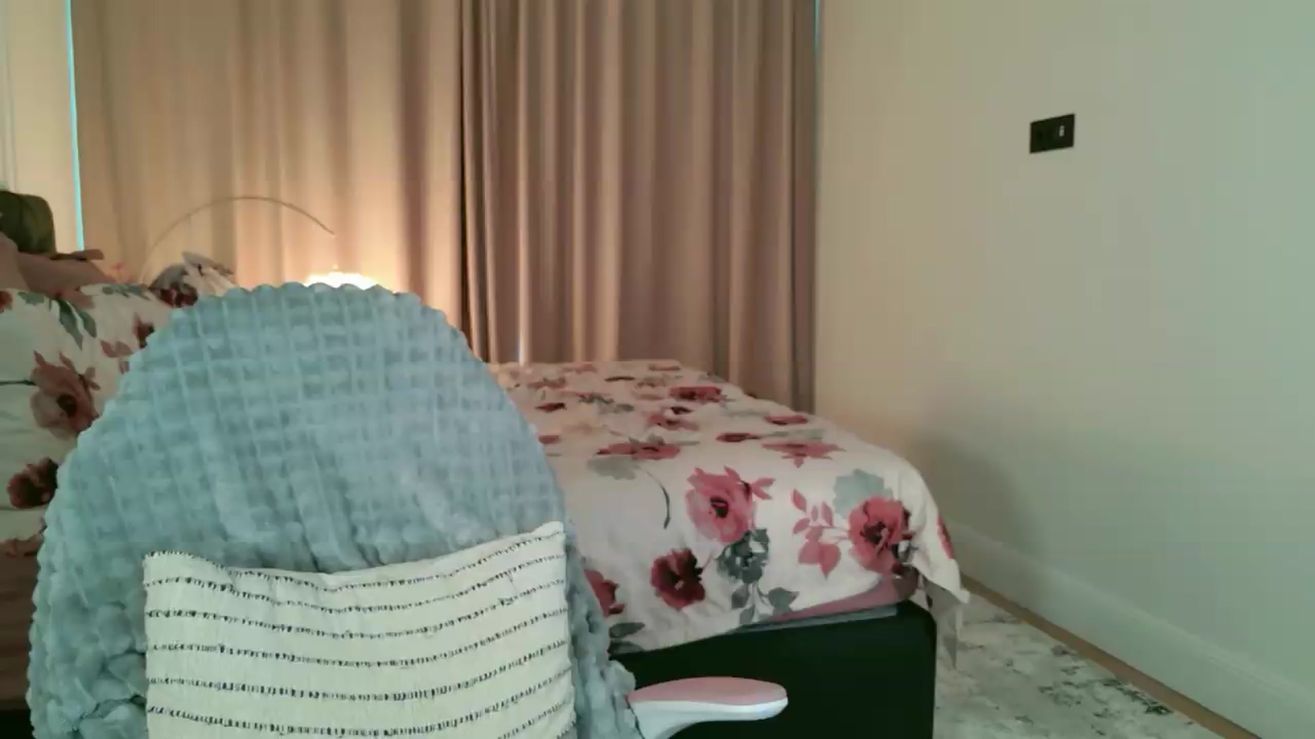 Gallery image thumbnail from CheshireX's myfreecams stream on, 06/07/2026, 16:14 image 8 of 20
