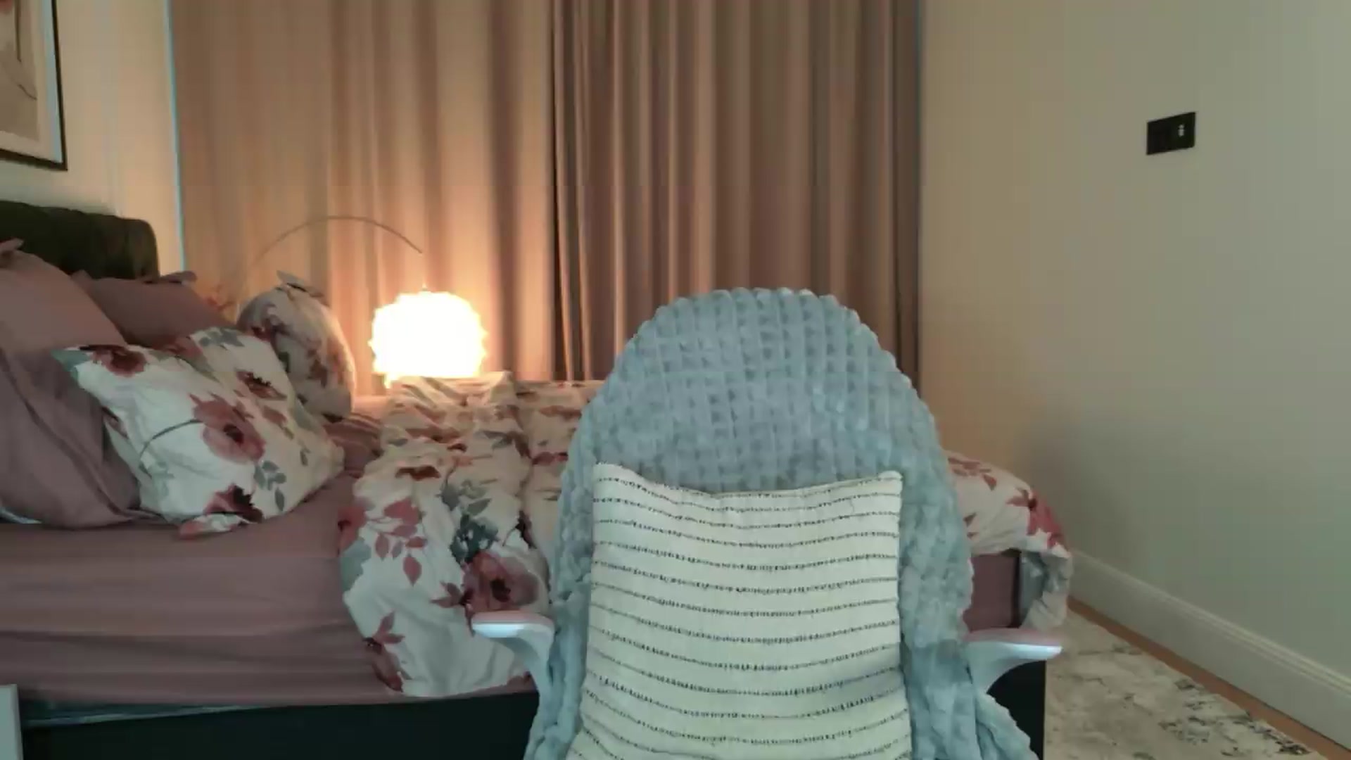 Gallery image thumbnail from CheshireX's myfreecams stream on, 06/08/2026, 04:44 image 12 of 20