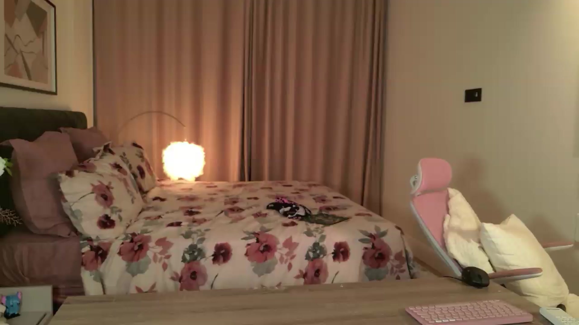 Gallery image thumbnail from CheshireX's myfreecams stream on, 07/19/2026, 24:01 image 14 of 20
