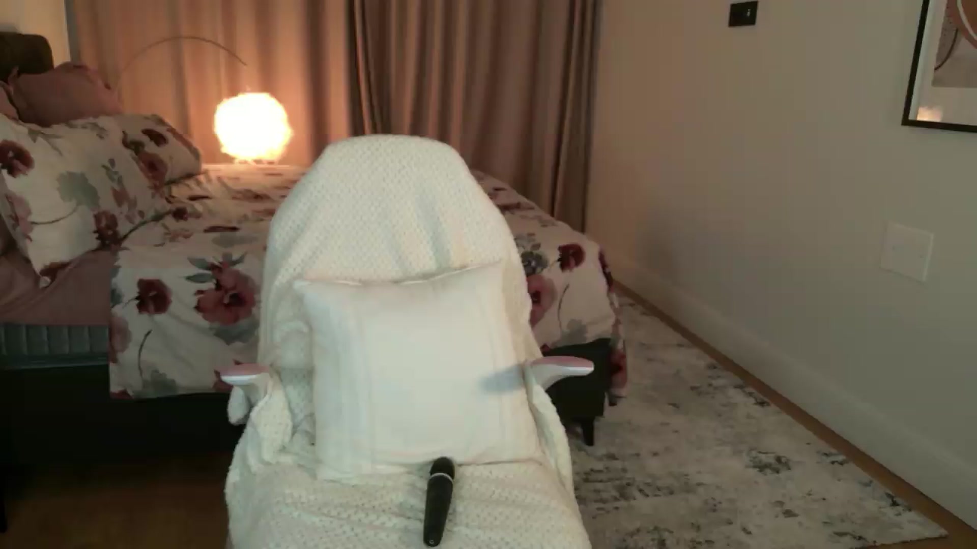 Gallery image thumbnail from CheshireX's myfreecams stream on, 08/12/2026, 05:25 image 10 of 20