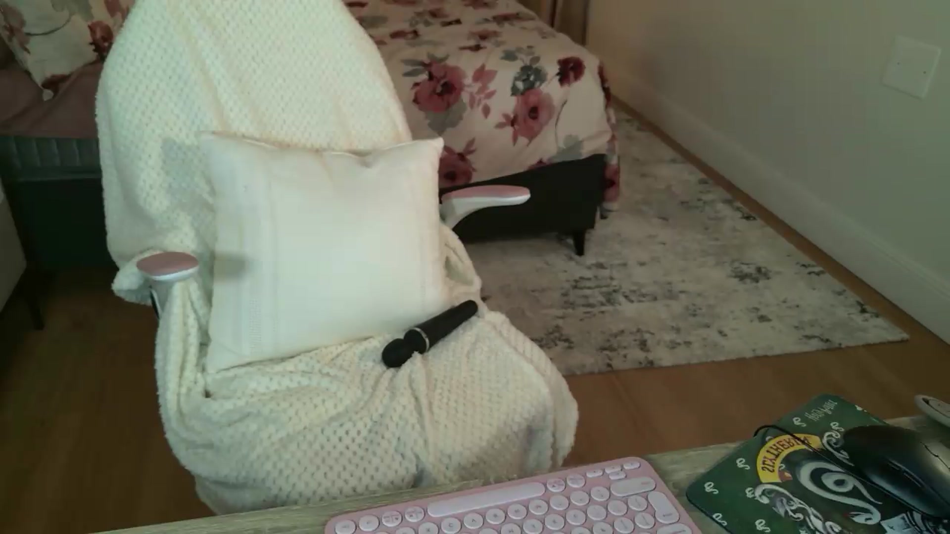 Gallery image thumbnail from CheshireX's myfreecams stream on, 08/12/2026, 06:09 image 3 of 20