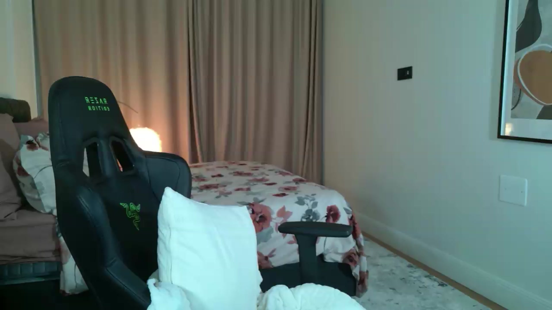 Gallery image thumbnail from CheshireX's myfreecams stream on, 08/20/2026, 04:52 image 10 of 20