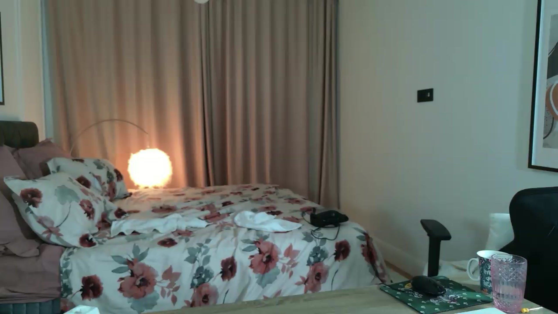 Gallery image thumbnail from CheshireX's myfreecams stream on, 08/21/2026, 04:13 image 11 of 20