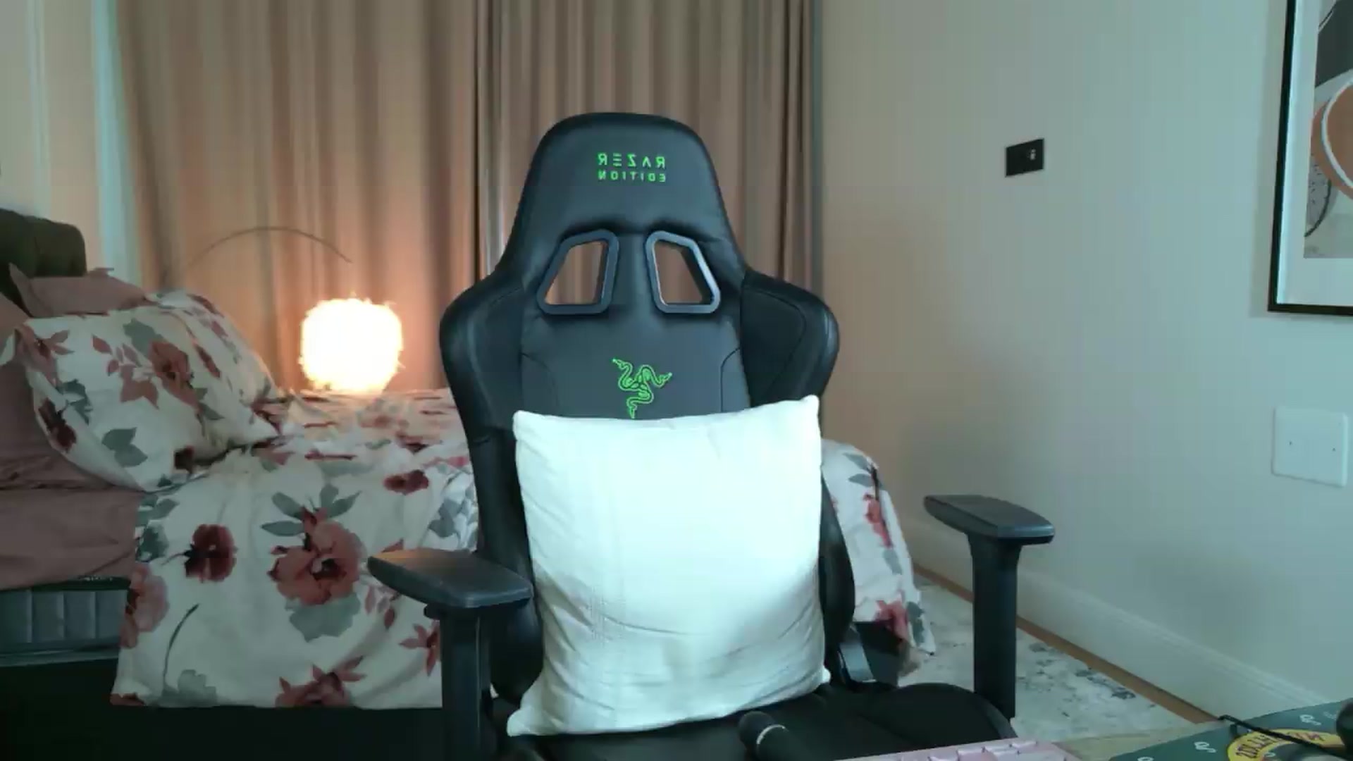 Gallery image thumbnail from CheshireX's myfreecams stream on, 09/14/2026, 04:57 image 12 of 20