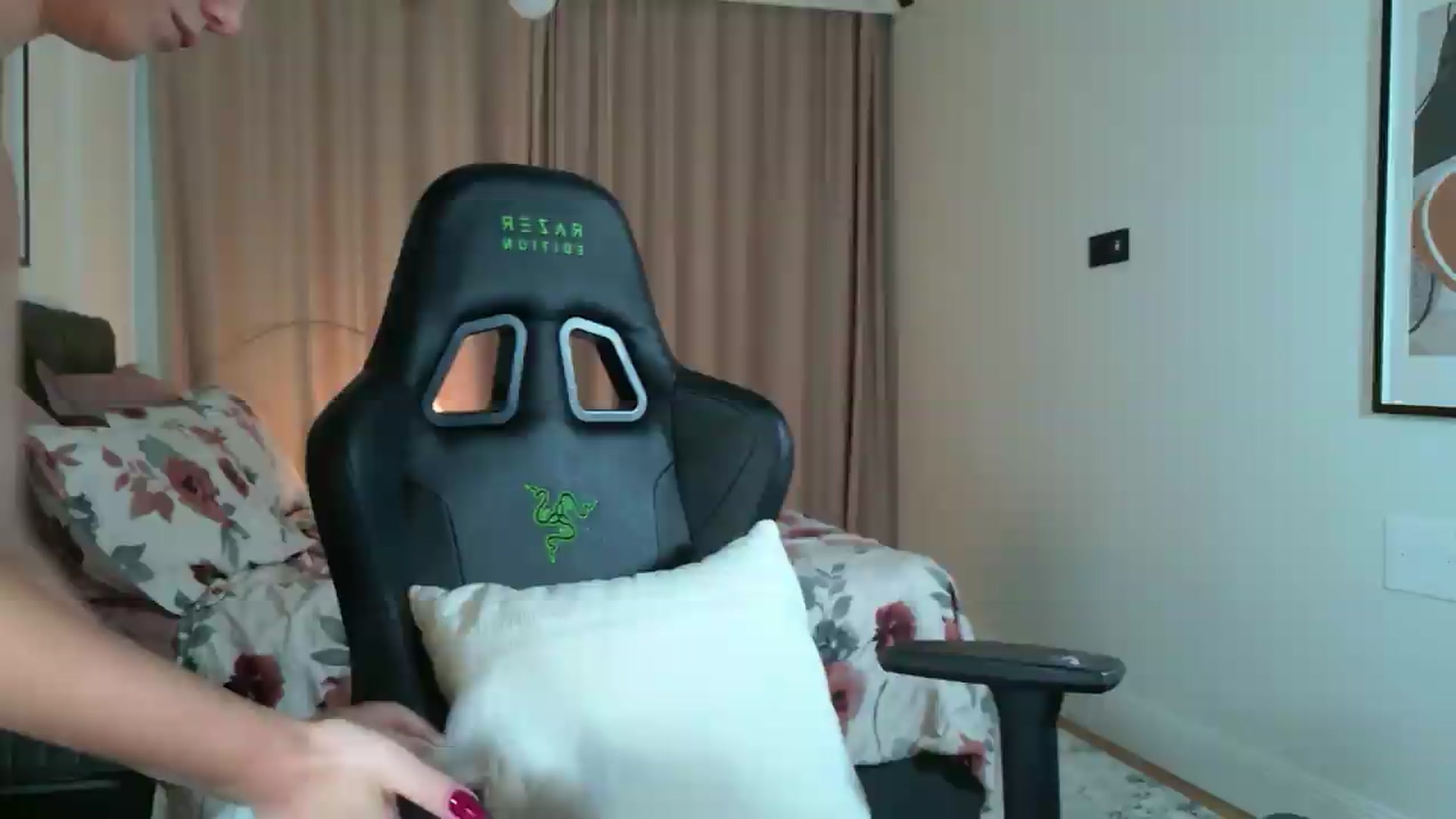 Gallery image thumbnail from CheshireX's myfreecams stream on, 09/15/2026, 05:11 image 17 of 20