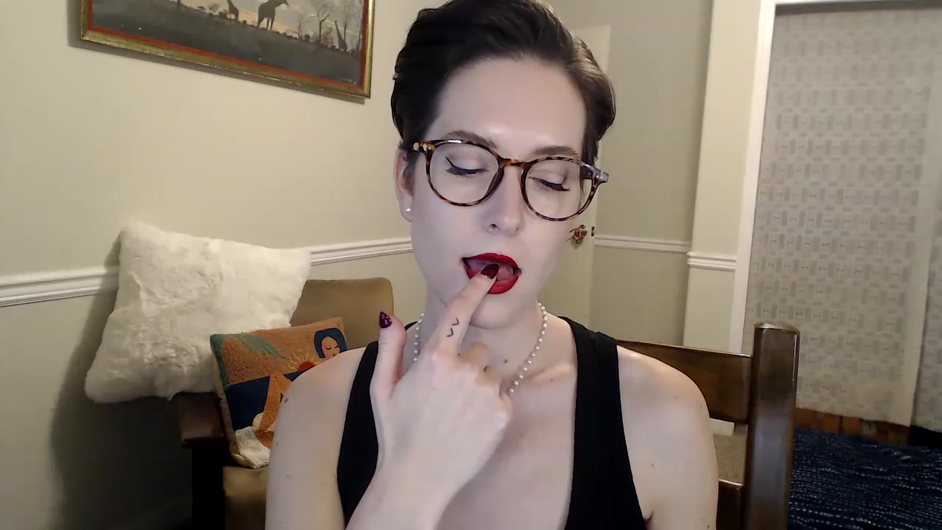 Gallery image thumbnail from CheyenneCam's myfreecams stream on, 12/08/2022, 23:43 image 10 of 20