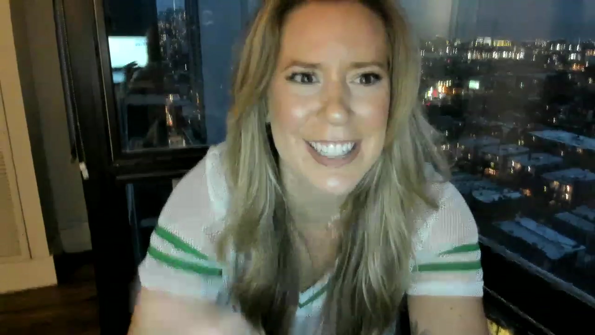 Gallery image thumbnail from ChiTownShell's myfreecams stream on, 04/23/2023, 01:14 image 15 of 20