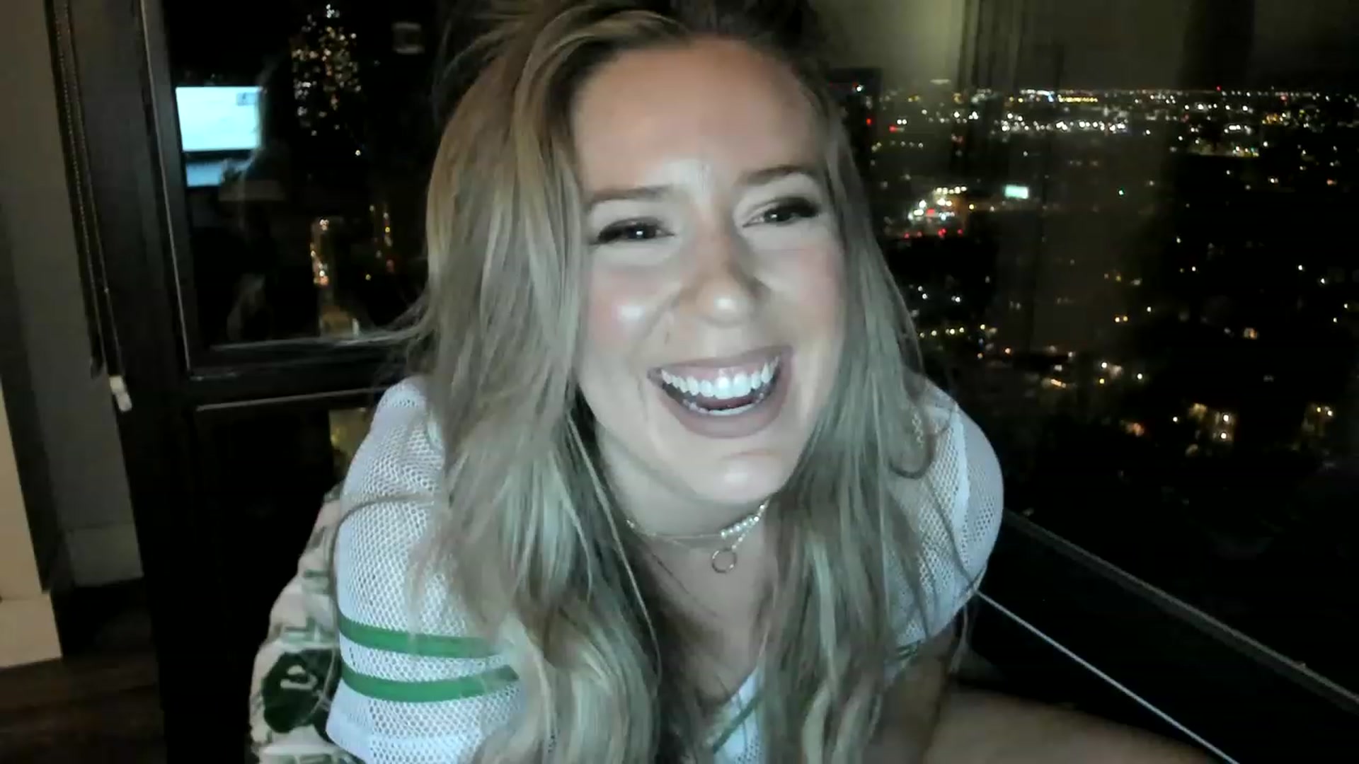 Gallery image thumbnail from ChiTownShell's myfreecams stream on, 04/23/2023, 01:54 image 15 of 20