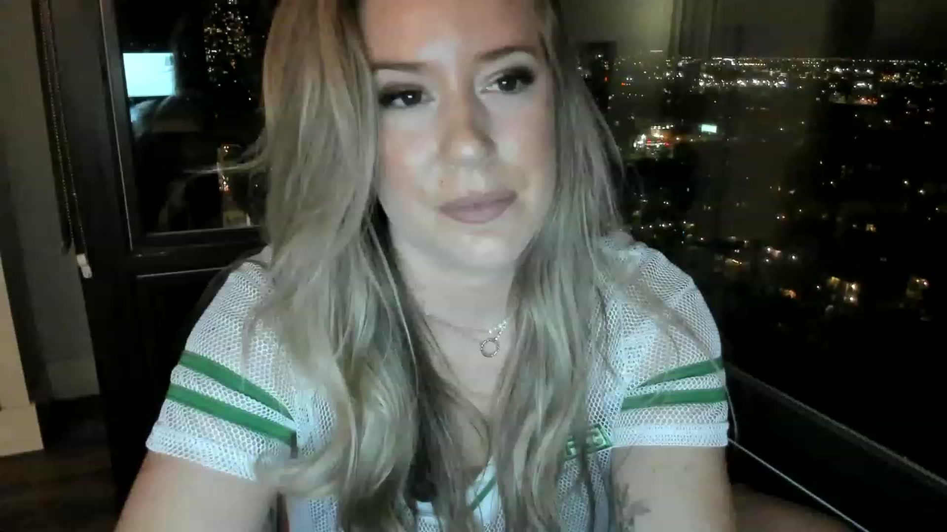 Gallery image thumbnail from ChiTownShell's myfreecams stream on, 04/23/2023, 01:54 image 14 of 20