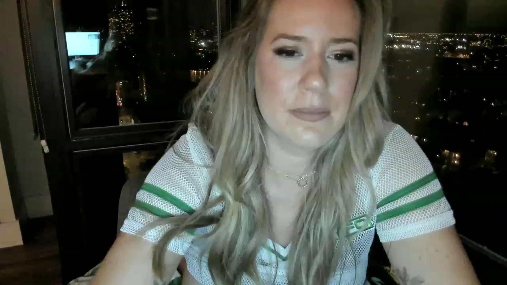 Gallery image thumbnail from ChiTownShell's myfreecams stream on, 04/23/2023, 01:54 image 2 of 20