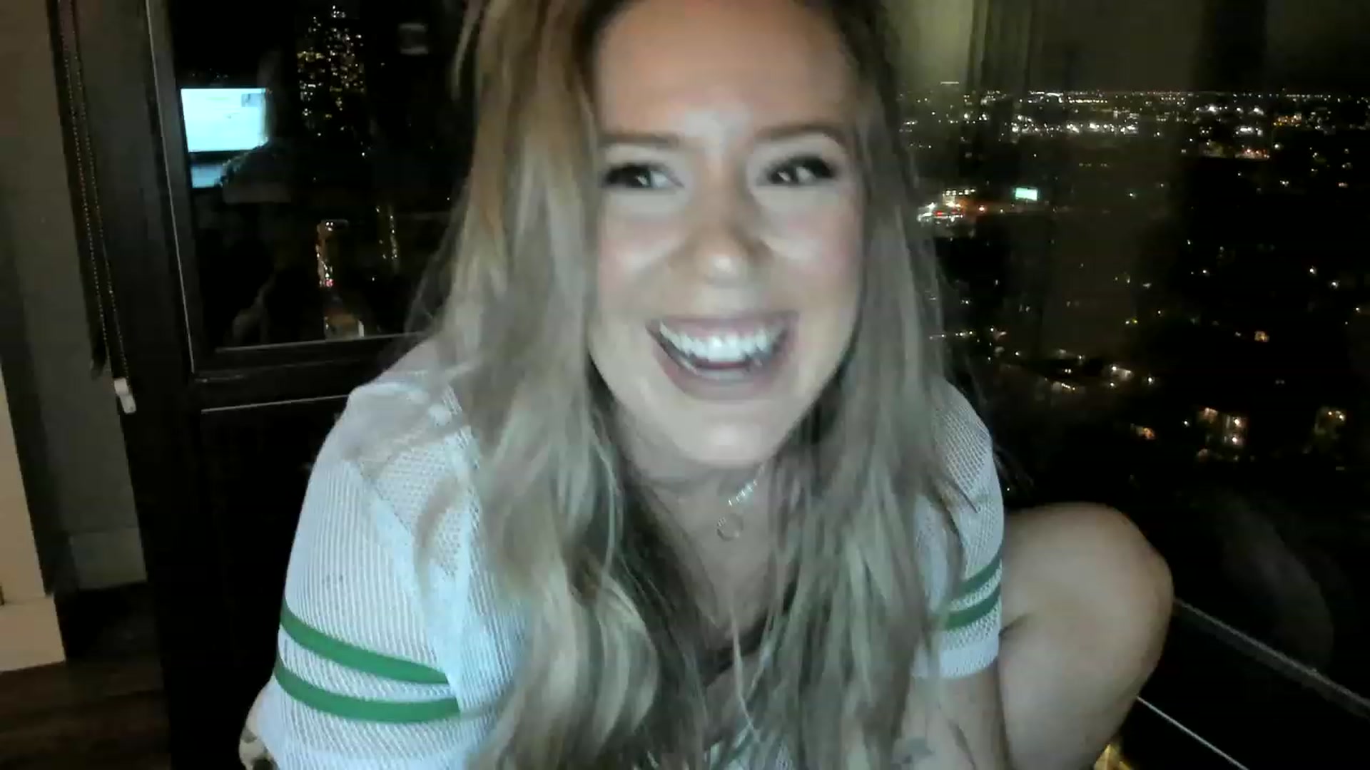Gallery image thumbnail from ChiTownShell's myfreecams stream on, 04/23/2023, 01:54 image 18 of 20