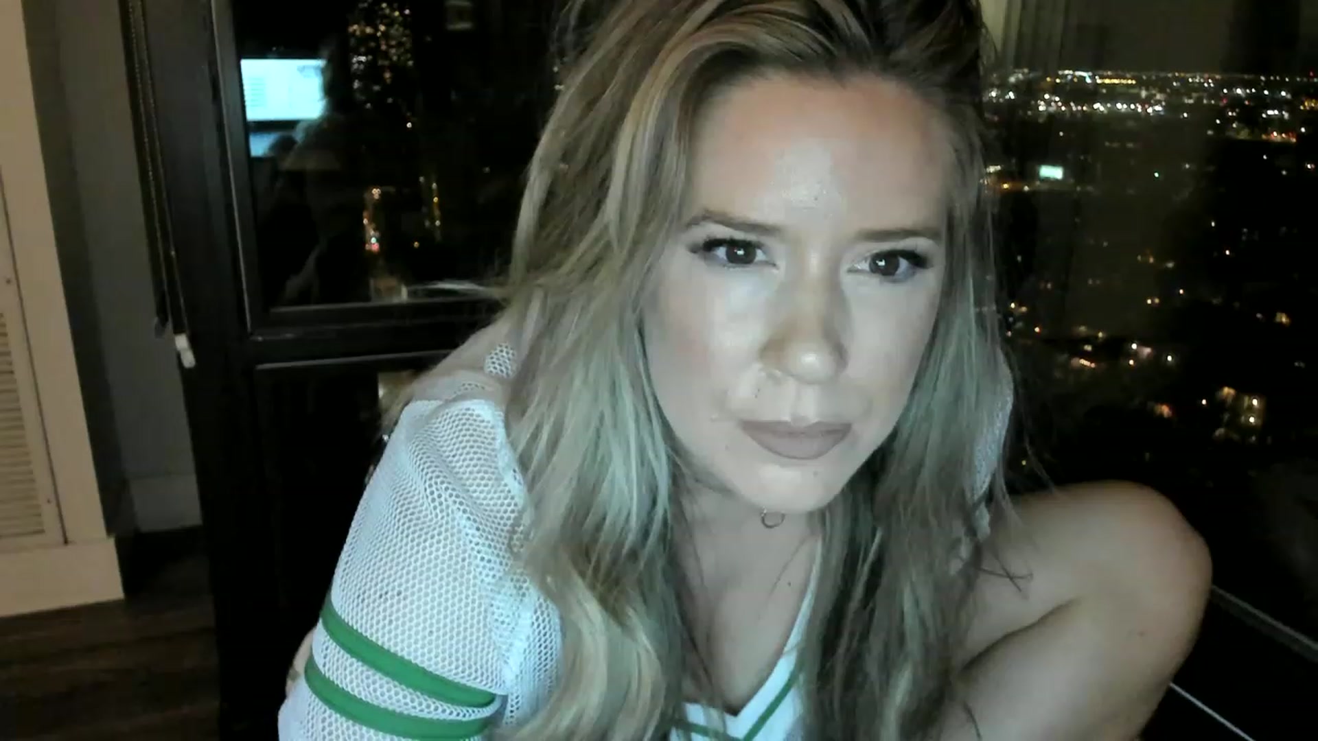 Gallery image thumbnail from ChiTownShell's myfreecams stream on, 04/23/2023, 01:54 image 20 of 20