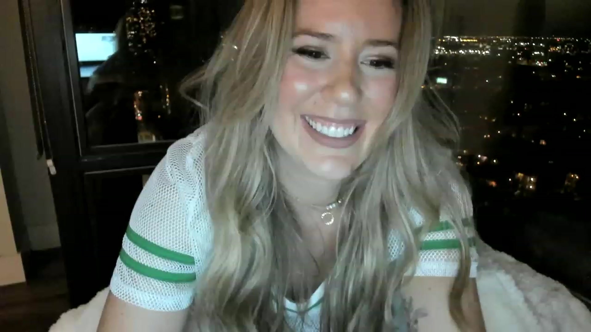 Gallery image thumbnail from ChiTownShell's myfreecams stream on, 04/23/2023, 01:54 image 6 of 20