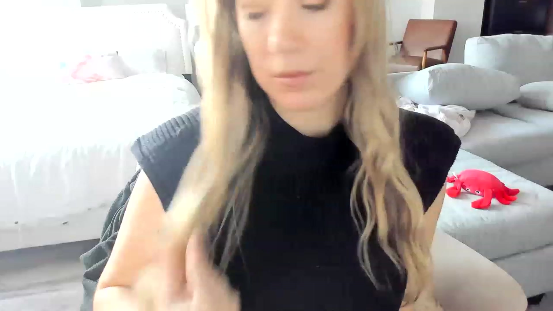 Gallery image thumbnail from ChiTown_777's myfreecams stream on, 06/08/2023, 23:02 image 2 of 20