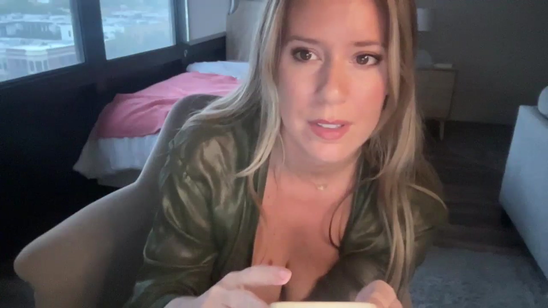 Gallery image thumbnail from ChiTown_777's myfreecams stream on, 10/08/2023, 22:54 image 13 of 20