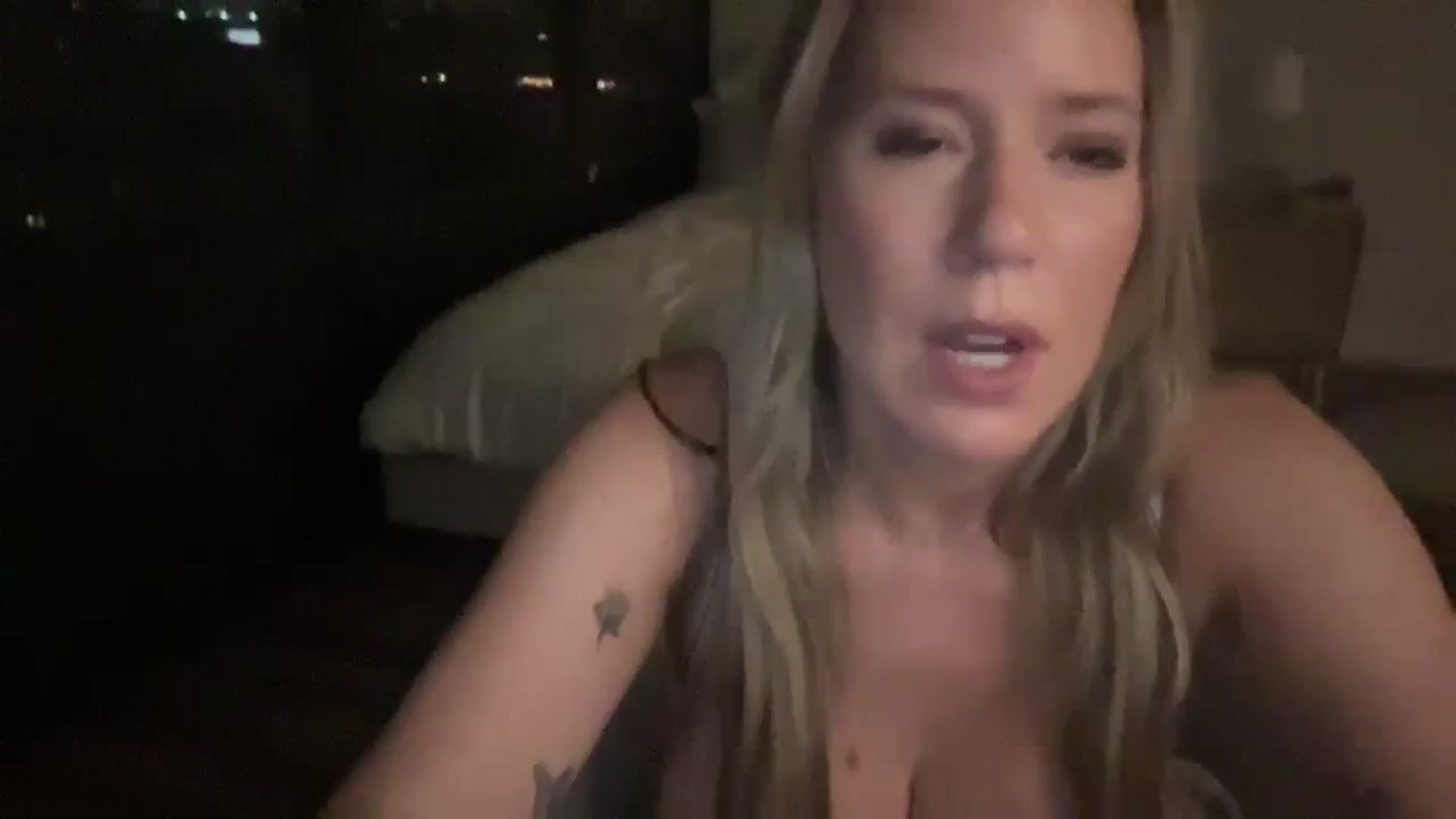 Gallery image thumbnail from ChiTown_777's myfreecams stream on, 10/12/2023, 24:01 image 8 of 20