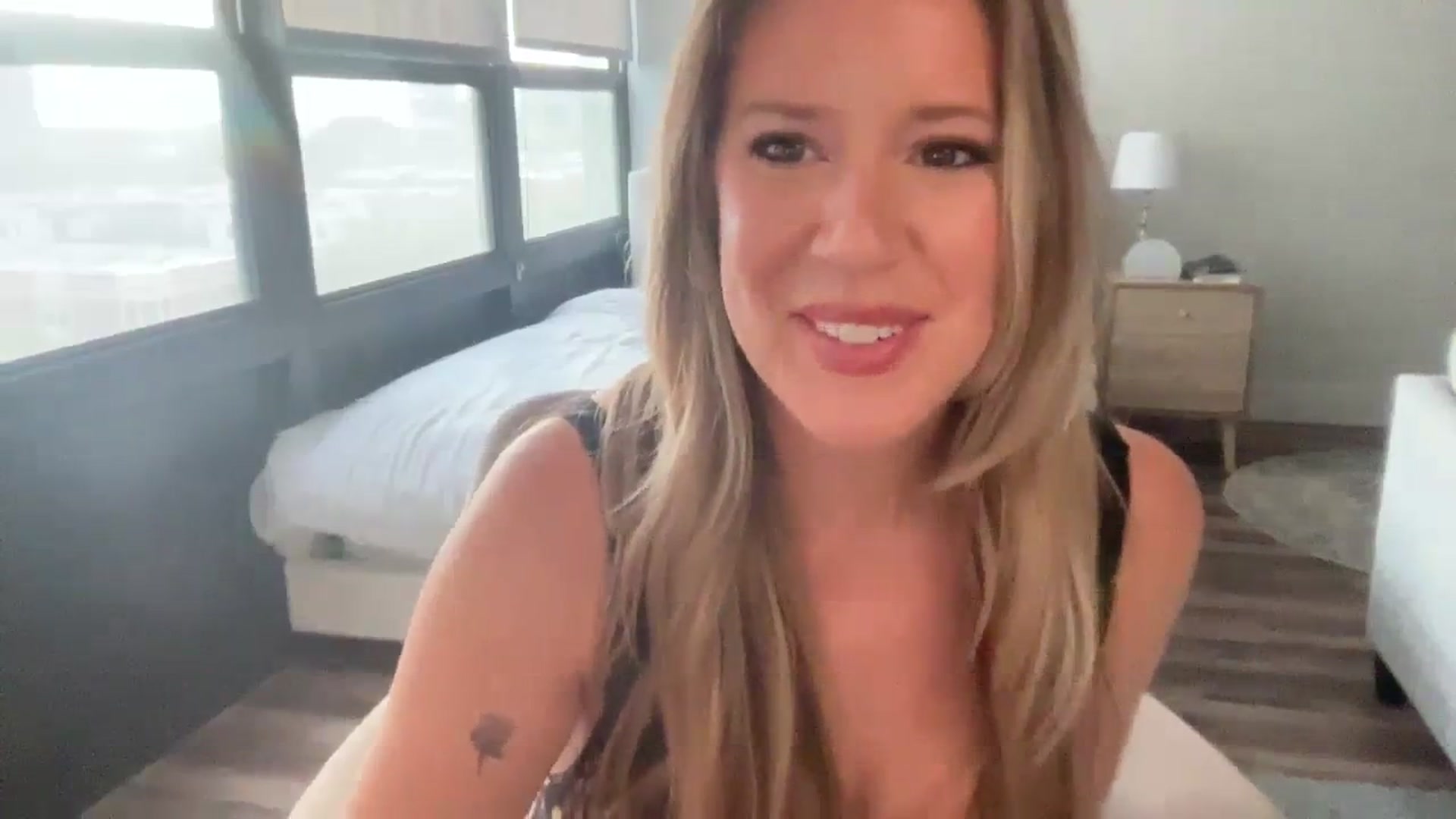 Gallery image thumbnail from ChiTown_777's myfreecams stream on, 10/18/2023, 21:56 image 2 of 20