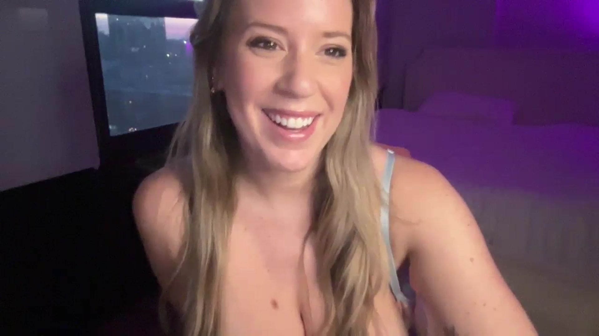 Gallery image thumbnail from ChiTown_777's myfreecams stream on, 11/29/2023, 23:26 image 5 of 20