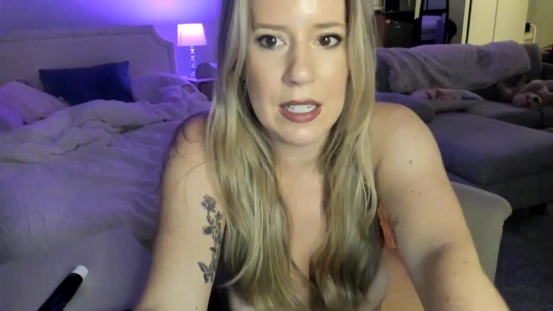 Gallery image thumbnail from ChiTown_777's myfreecams stream on, 12/27/2023, 03:22 image 6 of 20