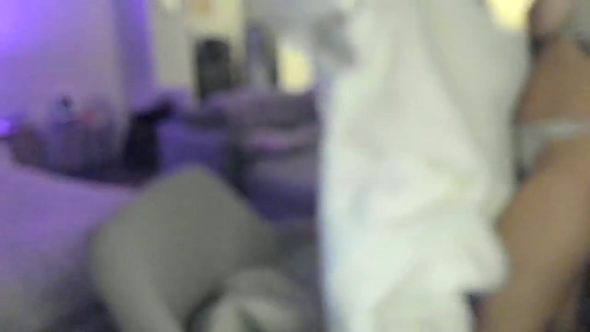 Gallery image thumbnail from ChiTown_777's myfreecams stream on, 01/11/2024, 02:01 image 18 of 20